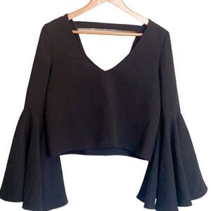 Lulu’s Black Cropped Bar Back Bell Sleeved Blouse Size Small